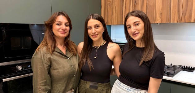 Susanna Zadoyan, Nune Sharoyan, Meri Manukyan, Սուսաննա Զադոյան, Նունե Շառոյան, Մերի Մանուկյան